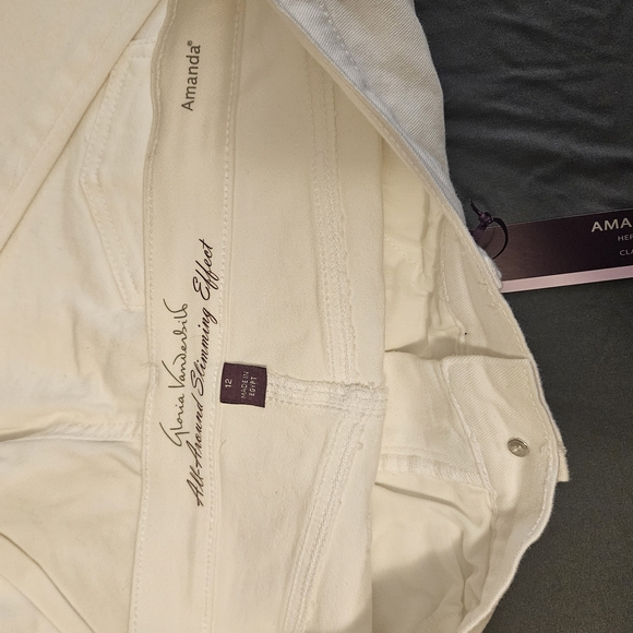 White Capris - Picture 2 of 4